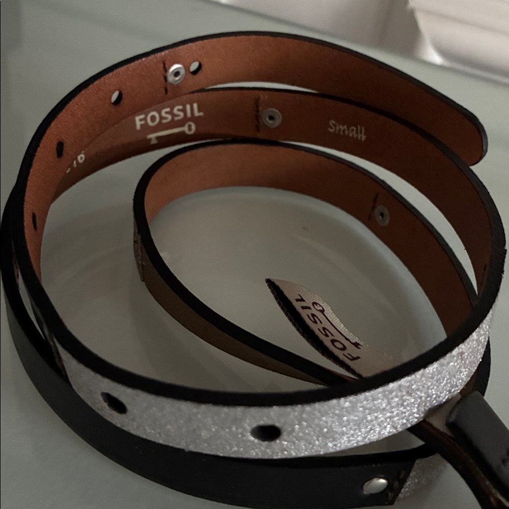 NWT $34 Fossil Leather Metallic & Black Multi Colorblock Skinny Belt - Picture 3 of 8